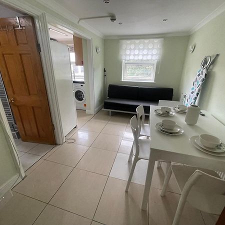 Entire 3 Bedroom Home - Minutes To Emirates Stadium! London Exterior foto