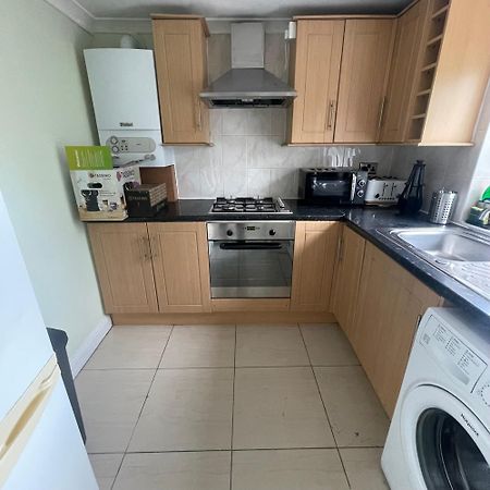 Entire 3 Bedroom Home - Minutes To Emirates Stadium! London Exterior foto