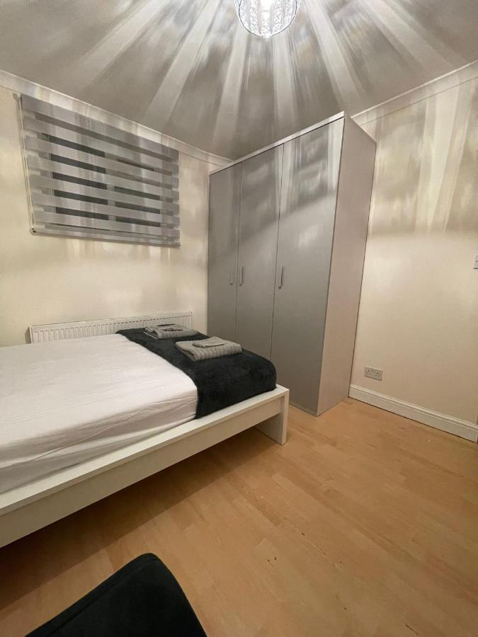 Entire 3 Bedroom Home - Minutes To Emirates Stadium! London Exterior foto