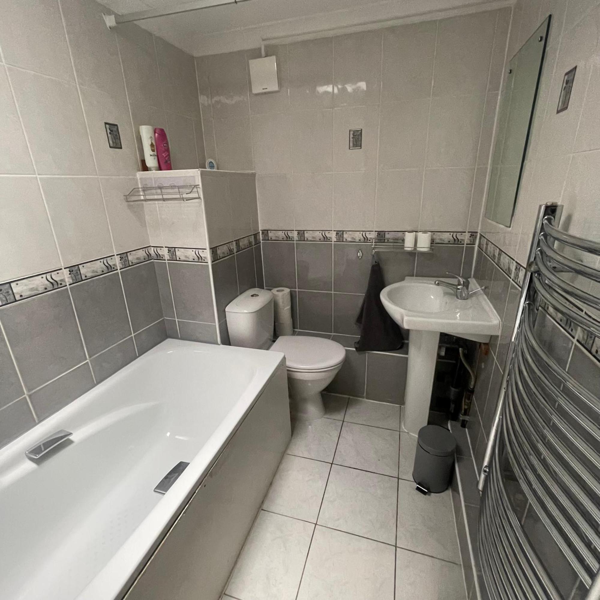 Entire 3 Bedroom Home - Minutes To Emirates Stadium! London Exterior foto